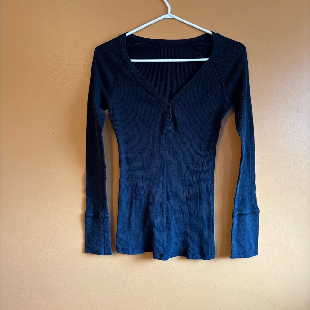 Women's Black Long Sleeve Top